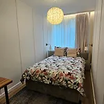 Apartment Metro *