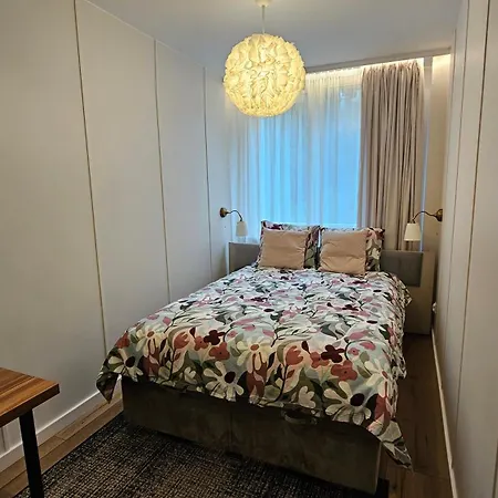 Apartament Metro *