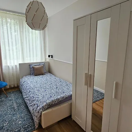 Apartament Metro *